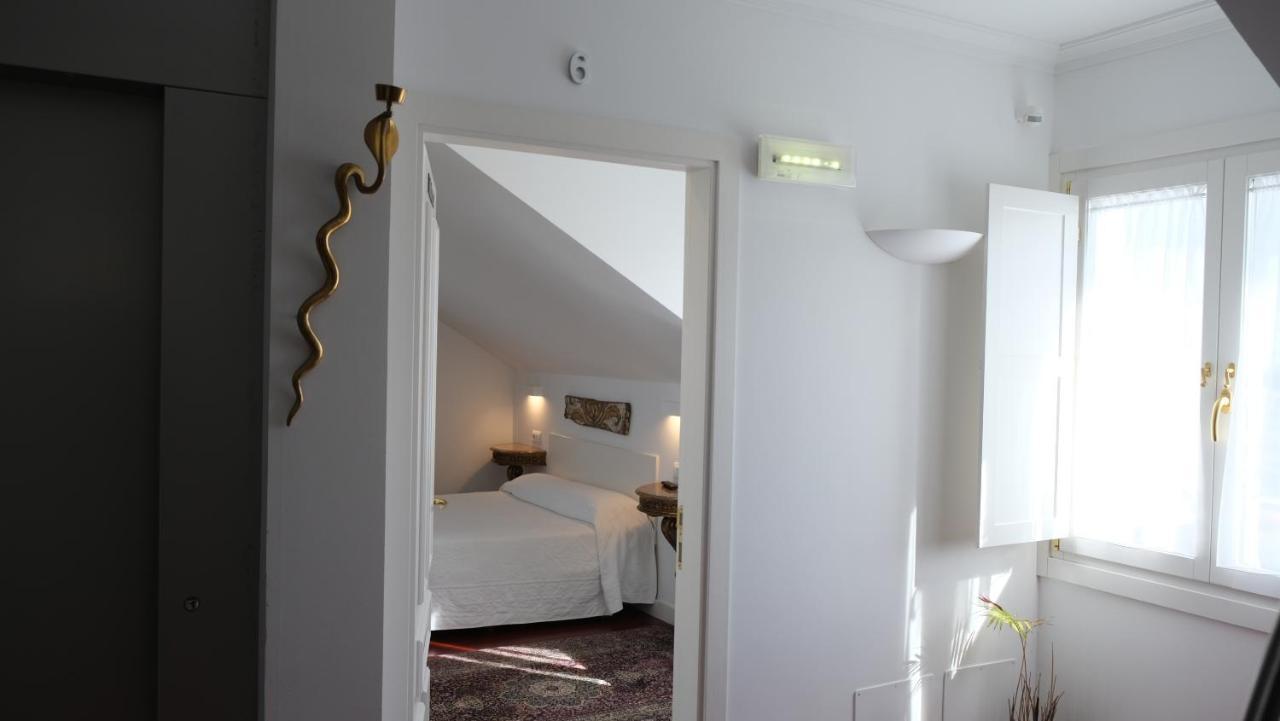 Hotel La Casa De Camelias 3*