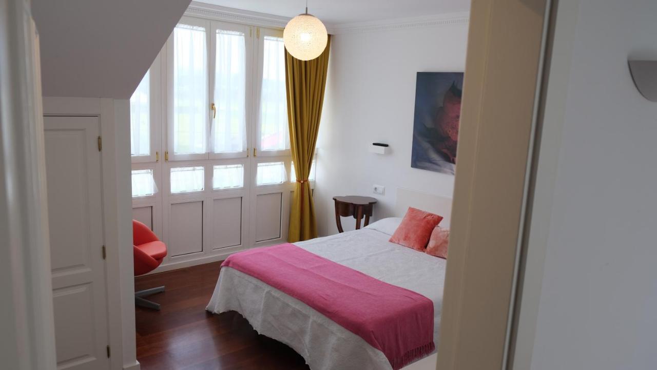 La Casa De Camelias 3*